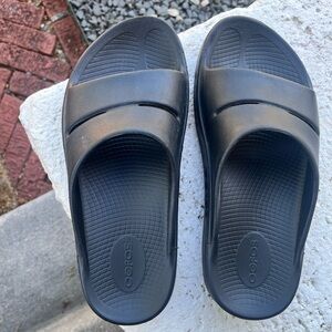 OOFOS - WOMEN'S OOAHH SLIDE SANDAL - BLACK